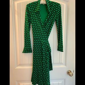Diane Von Furstenberg Vintage wrap dress, size 4